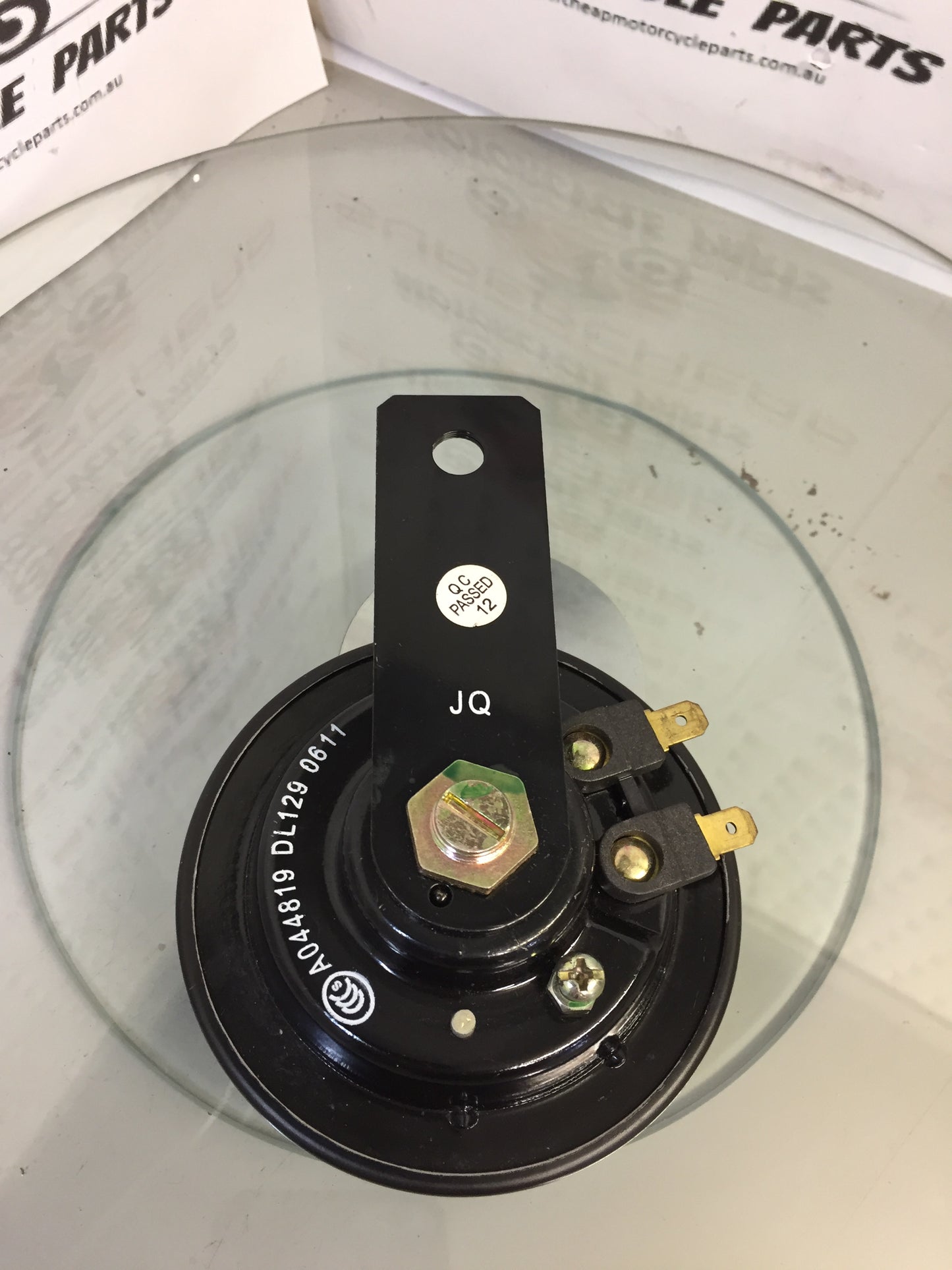 Laro and Hunter Horn, black, 12 volt with mount bracket. image 1