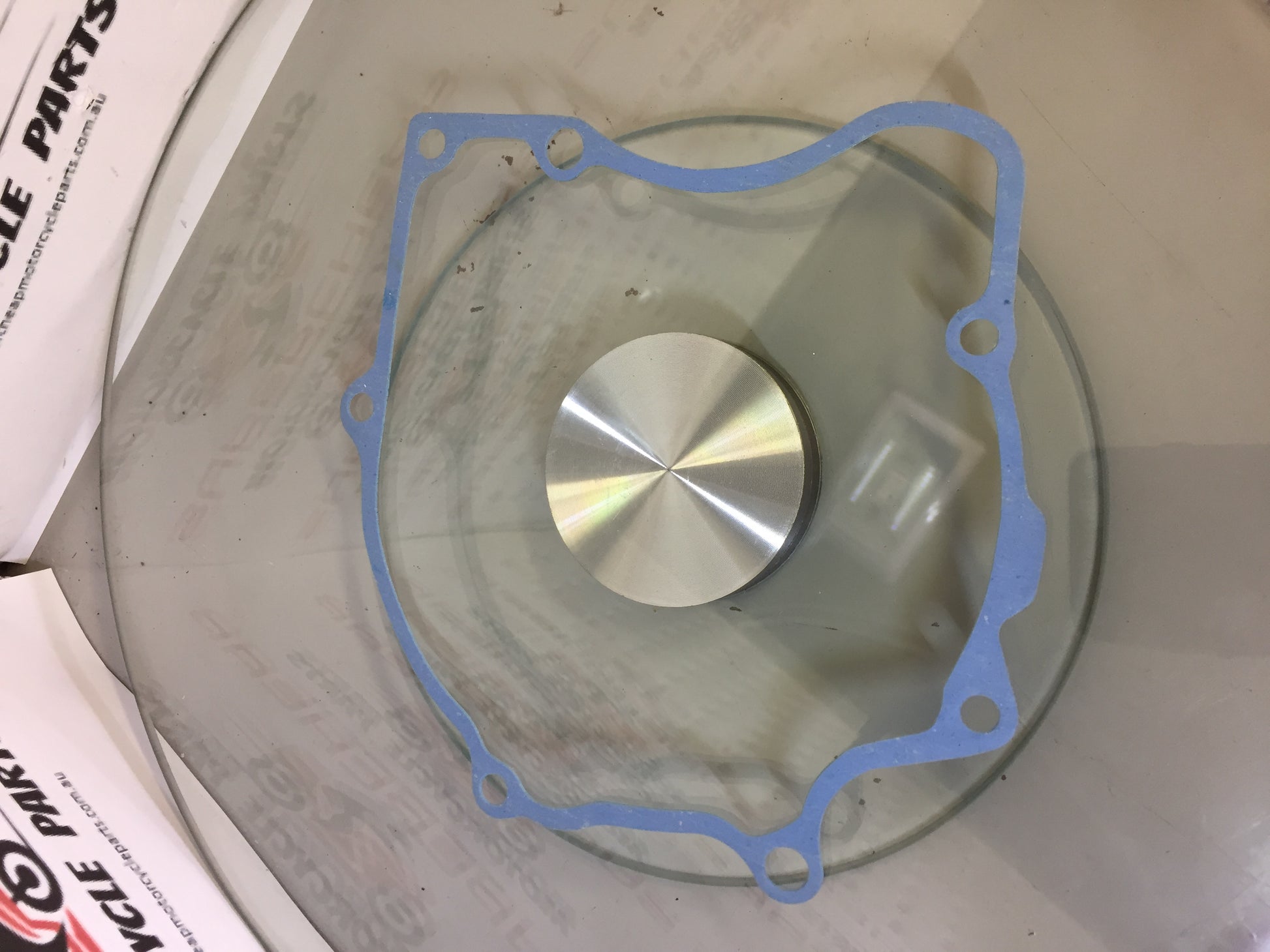 Laro and Hunter crankcase gasket, L/Hand outer mount plate to crankcase. image 0