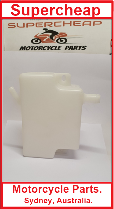 Laro Prostreet and Hunter Daytona water catch bottle. image 0