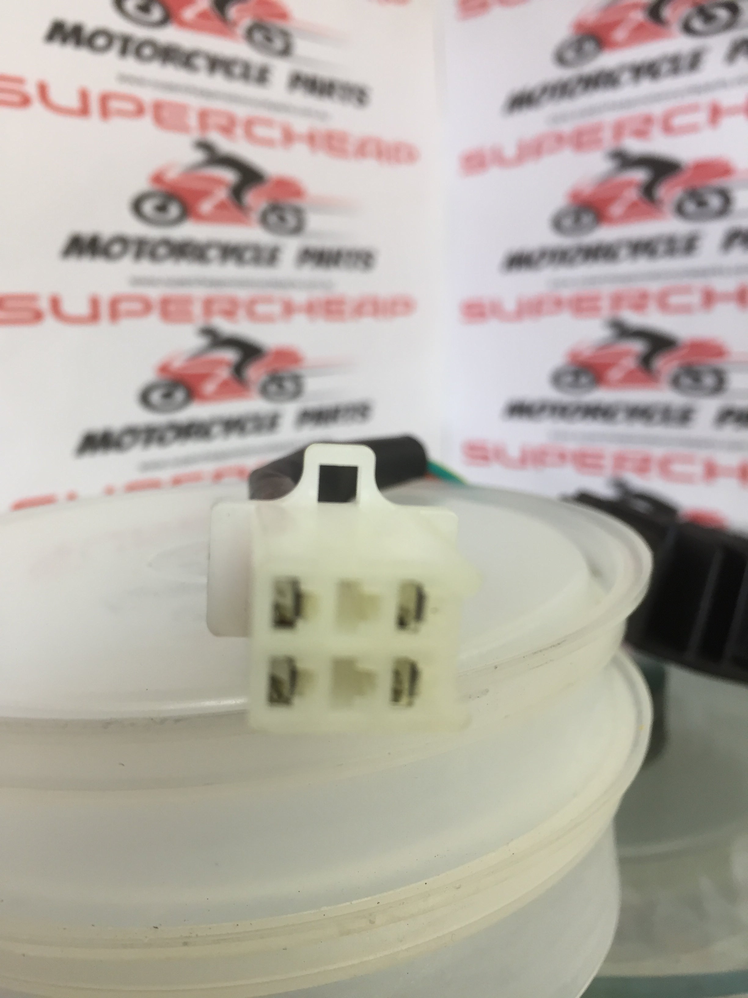 Voltage Regulator, H055-008, 6 Wire, 6 Pin. image 3