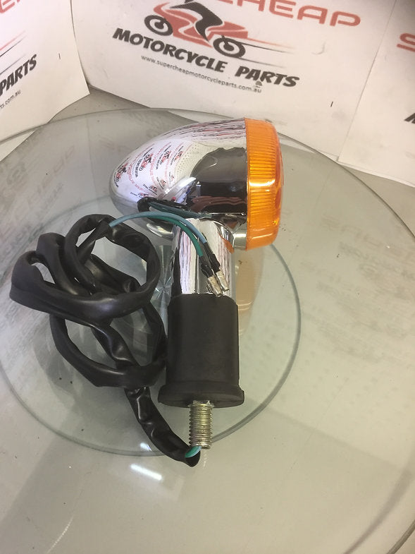 Laro Regal right hand rear blinker, with rubber mount.