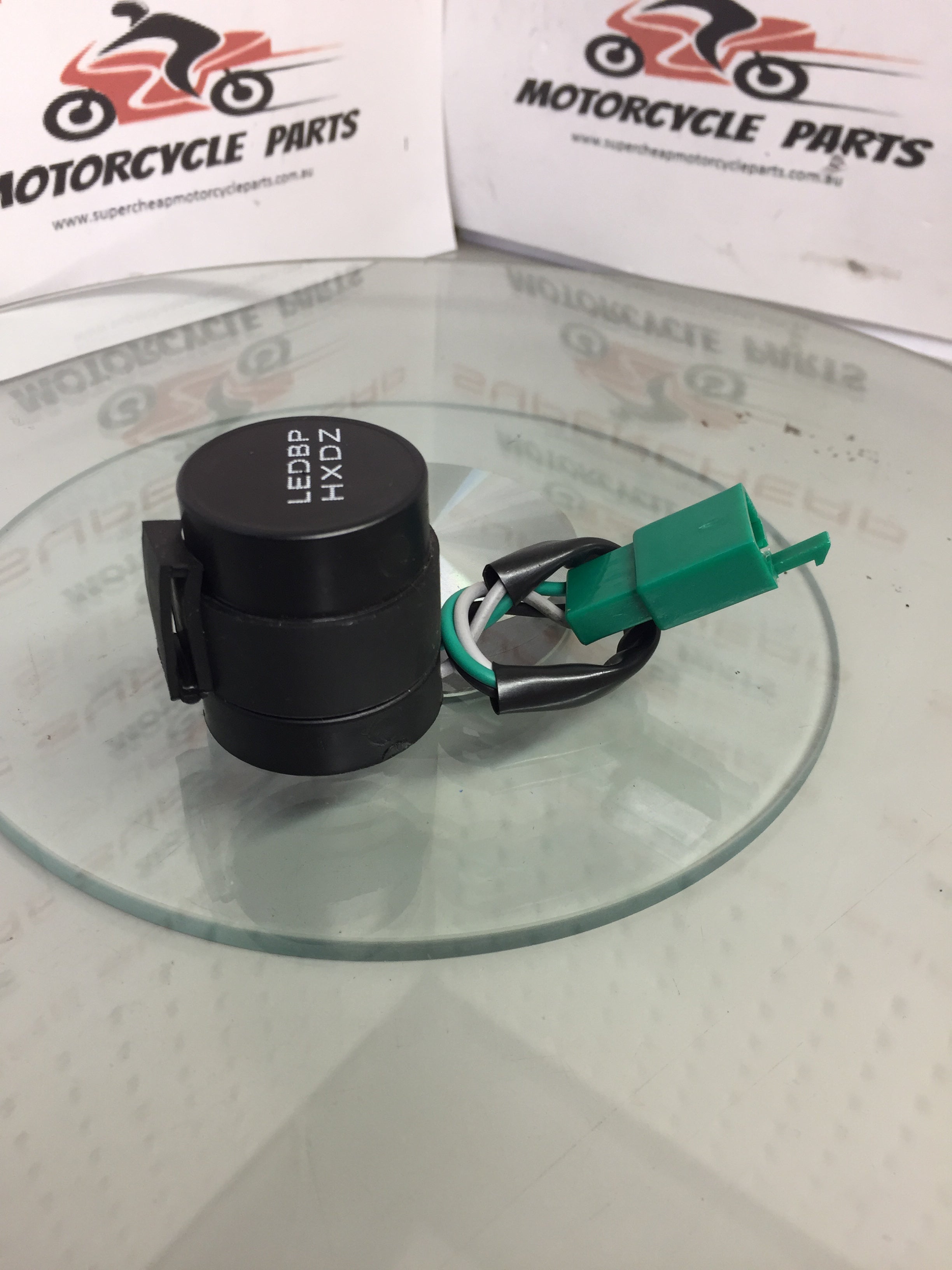 LED Flasher Can, 3 wire plug connection. image 2