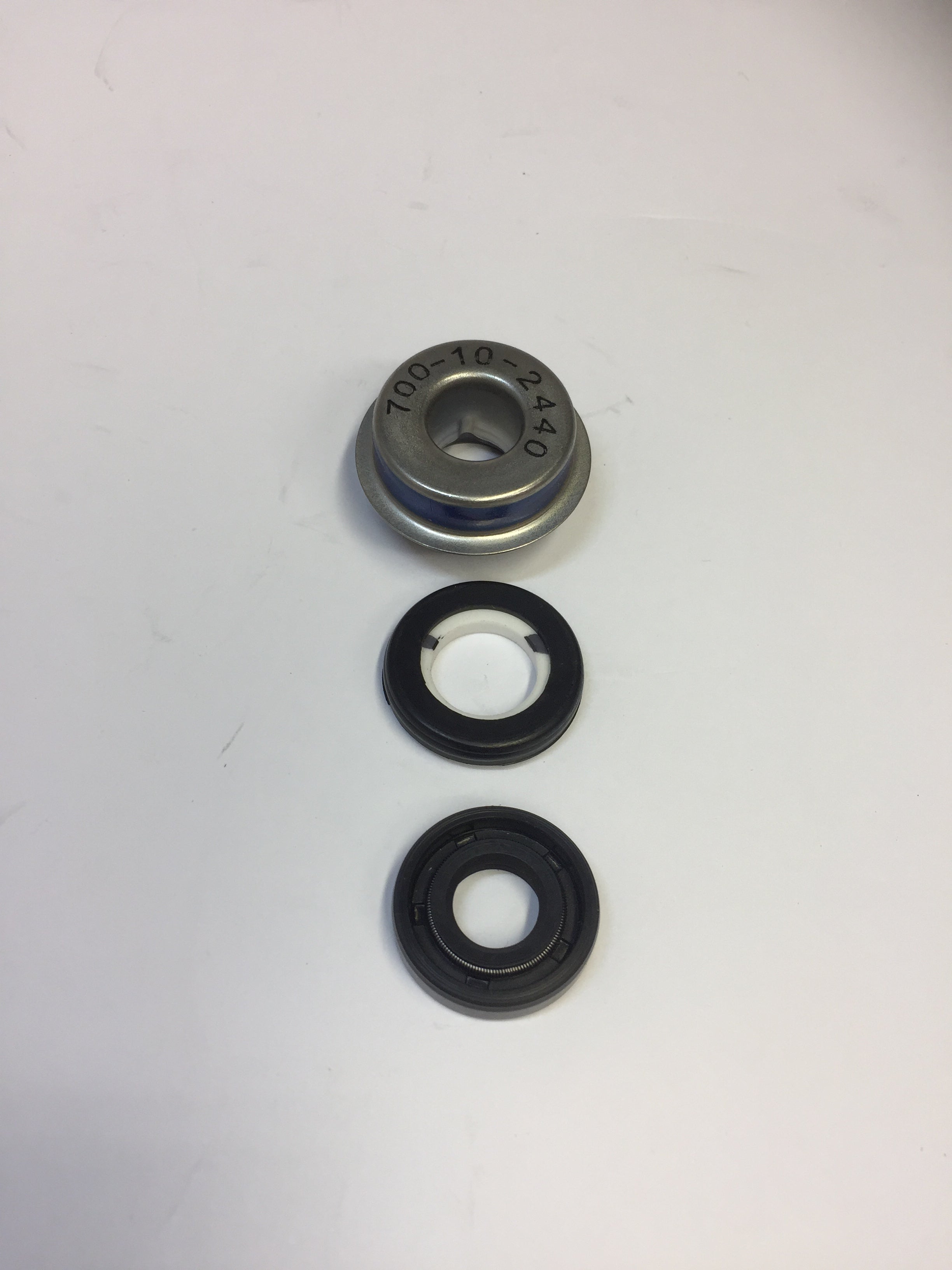 Laro and Hunter water pump seal kit suits all models 250 and 350 cruisers.cc. image 1