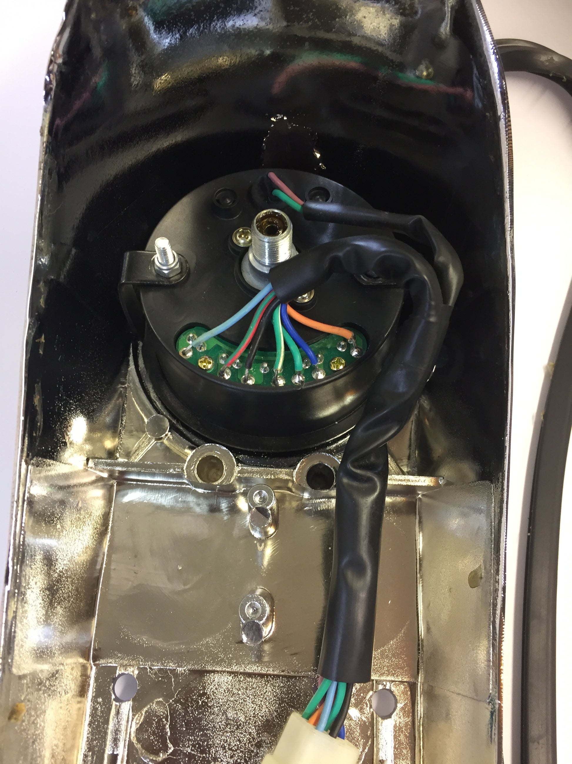 Laro Regal Raptor Cruiser Speedo & Fuel Tank Mount, 2010 model. image 3