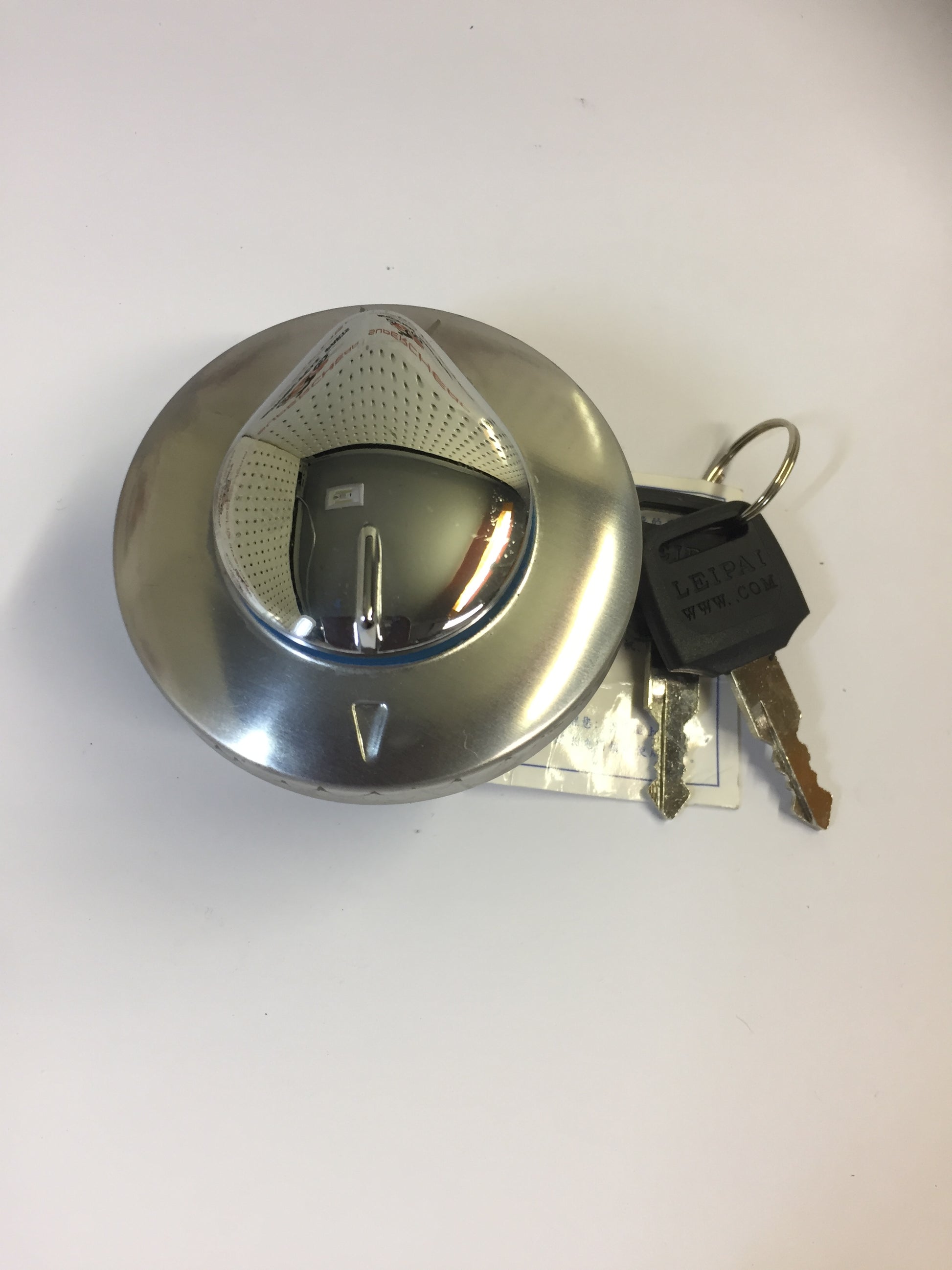 Regal Regal Fuel Tank Cap and 2 Keys, early series with tank mount Speedo. image 0