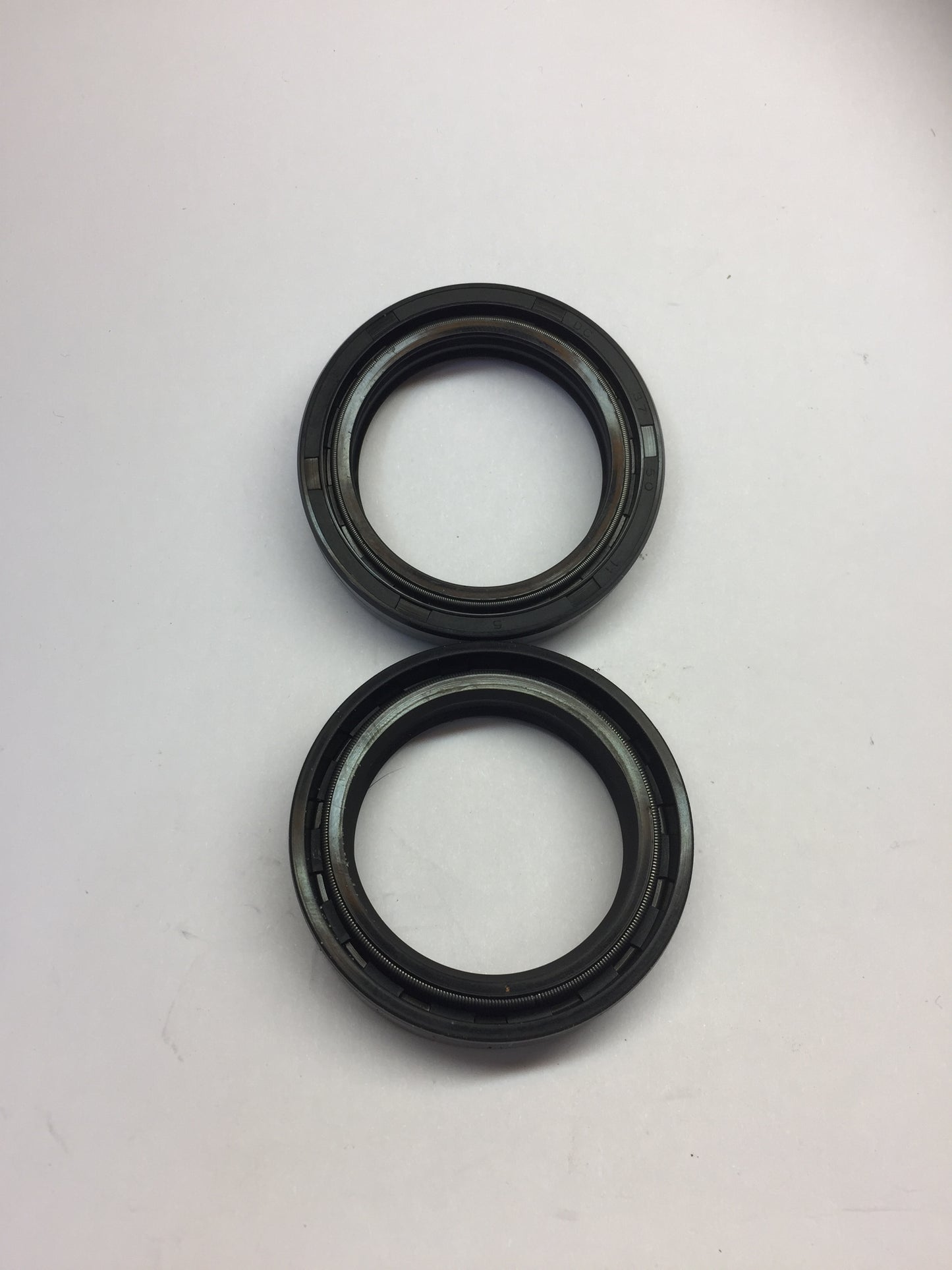 Laro and Hunter front fork and dust seals. image 0