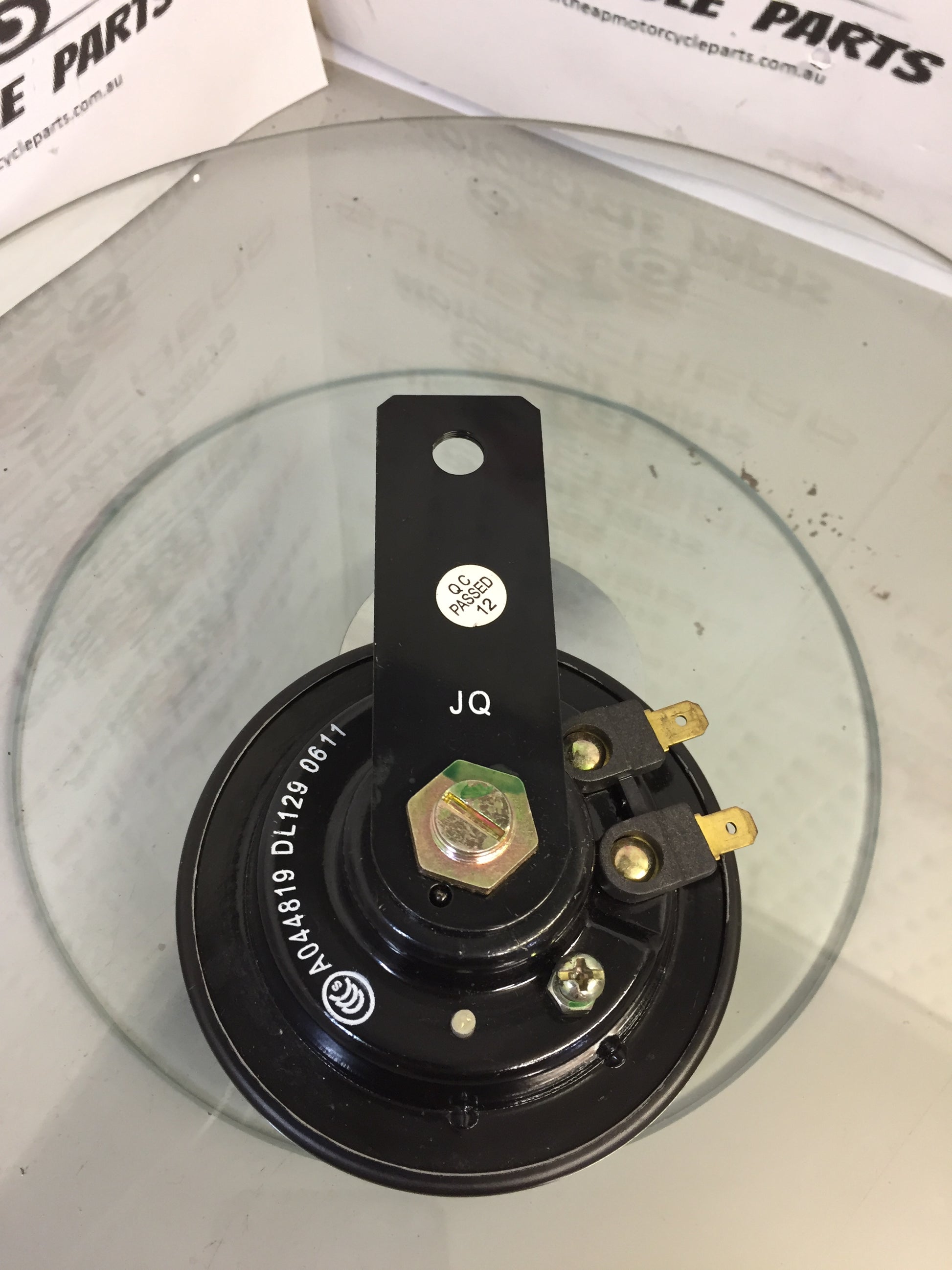 Laro and Hunter Horn, black, 12 volt with mount bracket. image 1