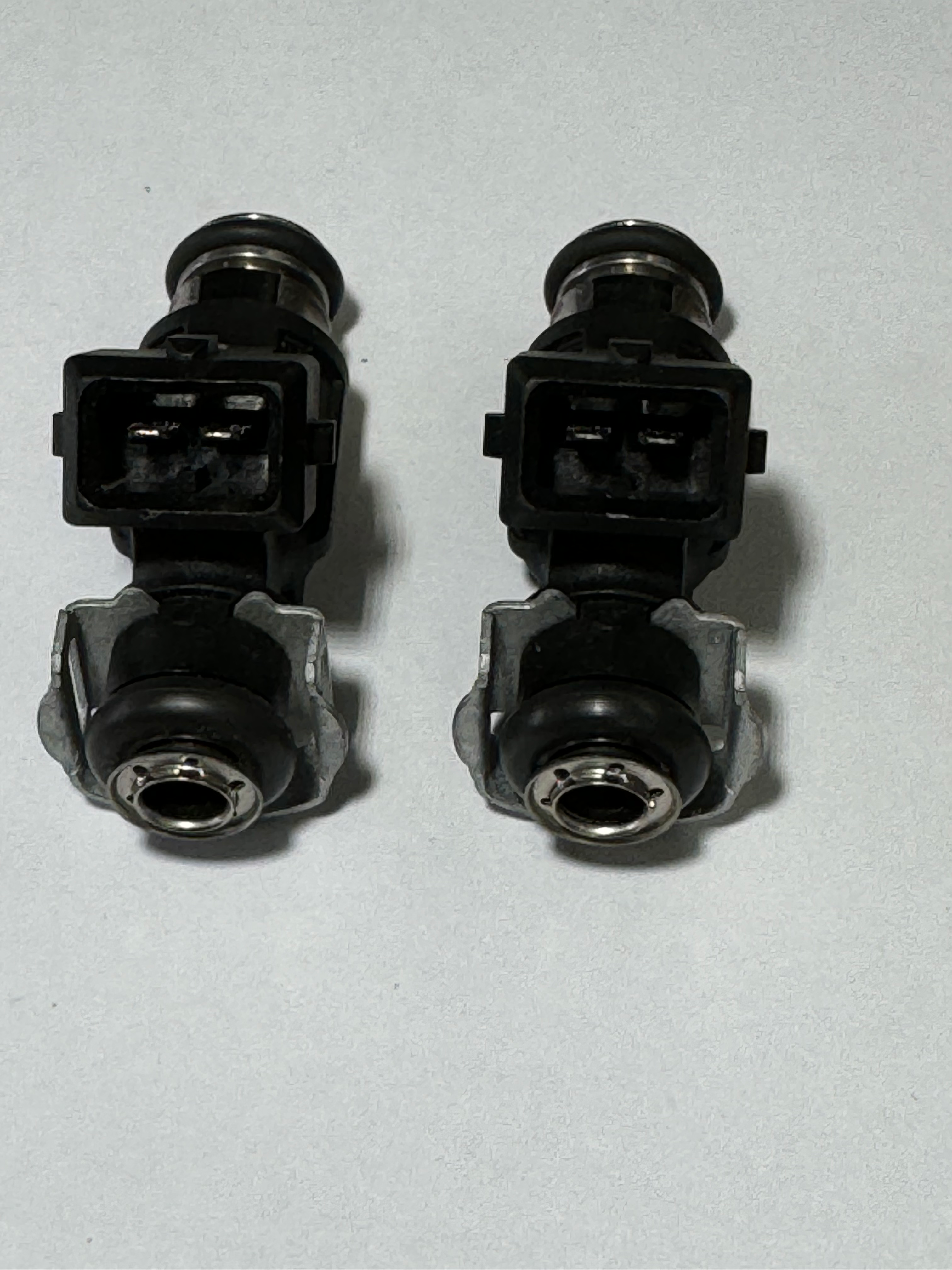 Laro and Hunter 350cc fuel injectors. image 1