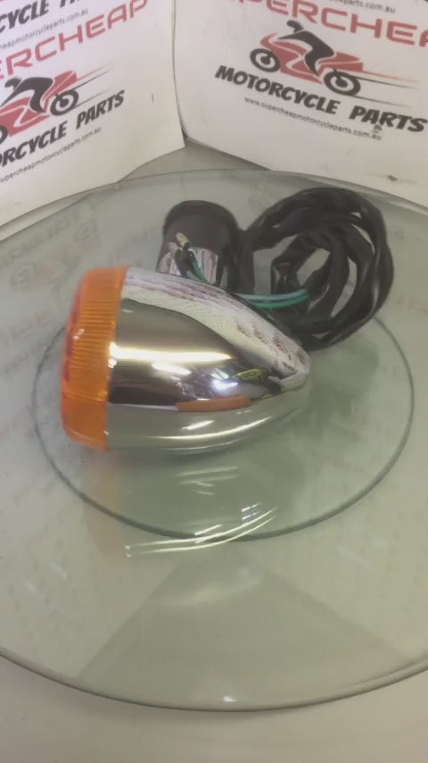 Laro Regal right hand rear blinker, with rubber mount.